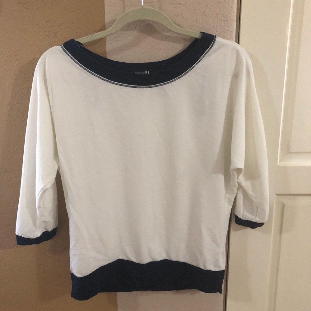 White with Blue collar Pullover